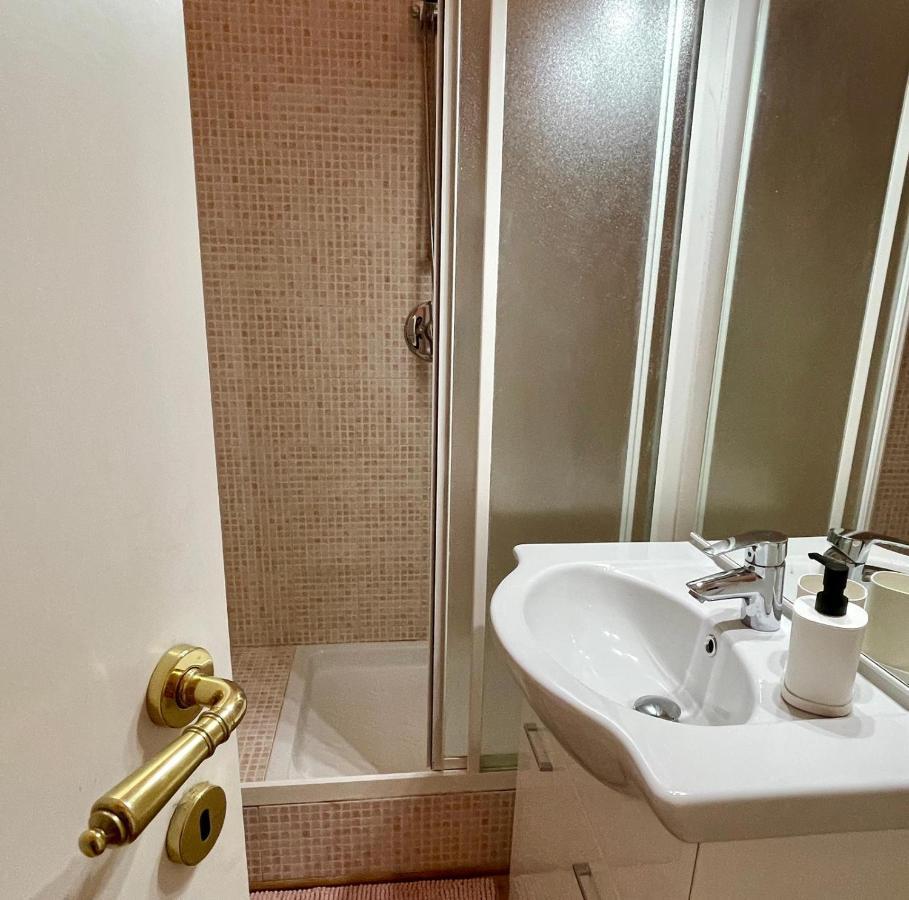 Rembrandt44 Apartment Милано Екстериор снимка